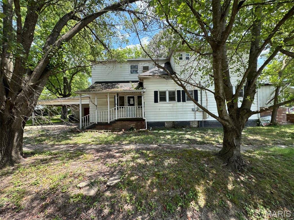422 James ST, Carterville, IL 62918