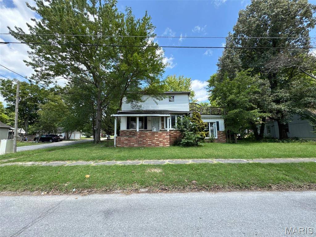 422 James ST, Carterville, IL 62918