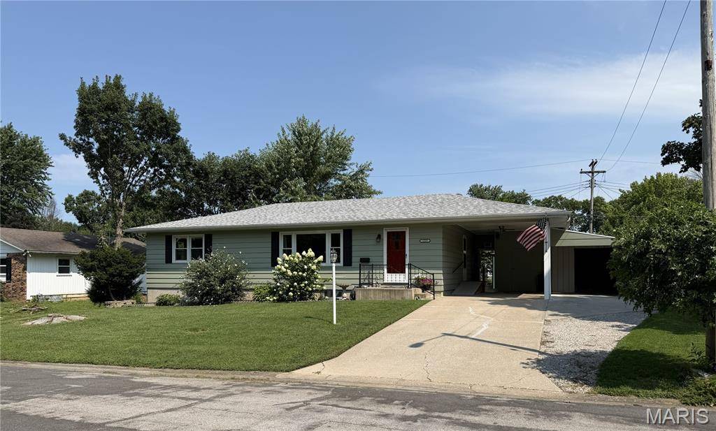 1325 Springdale ST, Mexico, MO 65265