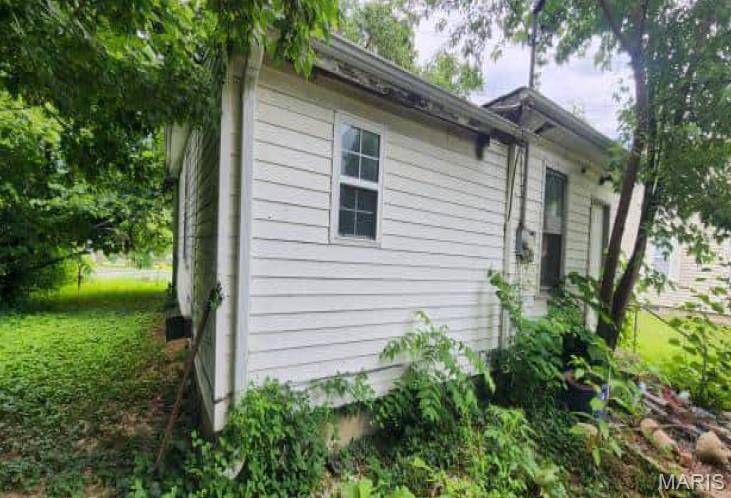 933 W Delmar AVE, Godfrey, IL 62035