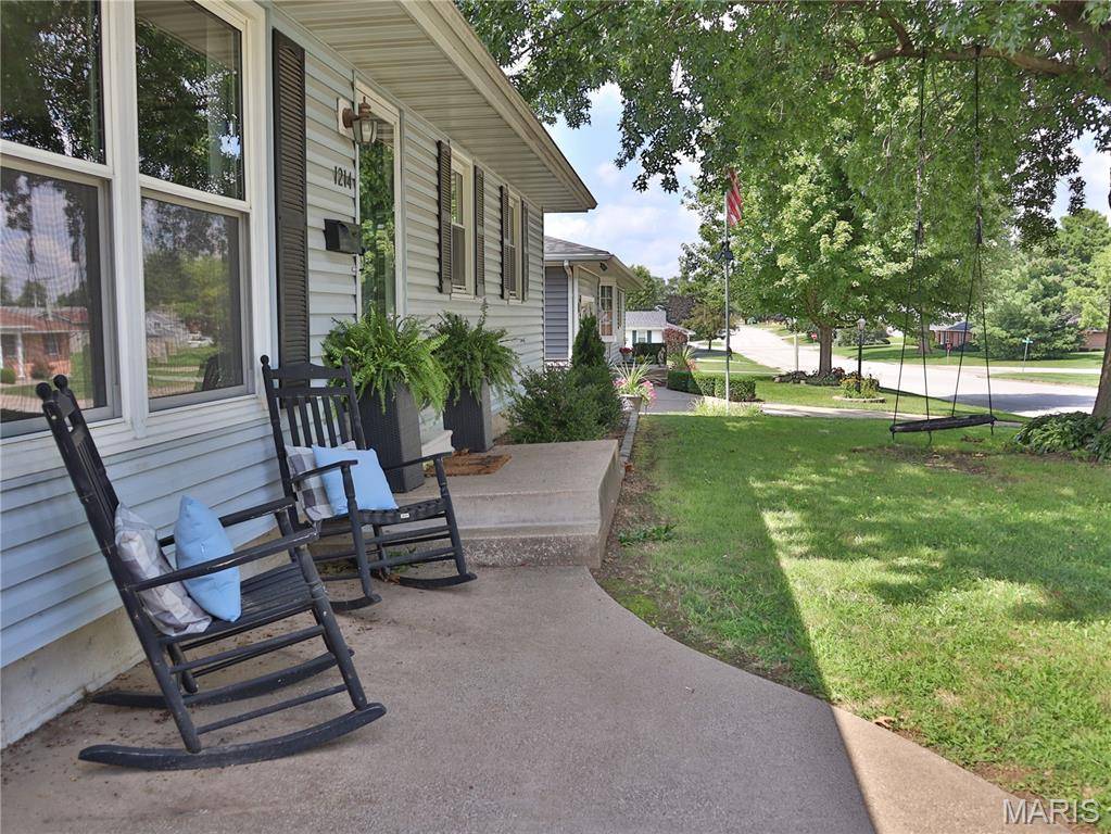 1214 Easy ST, Palmyra, MO 63461