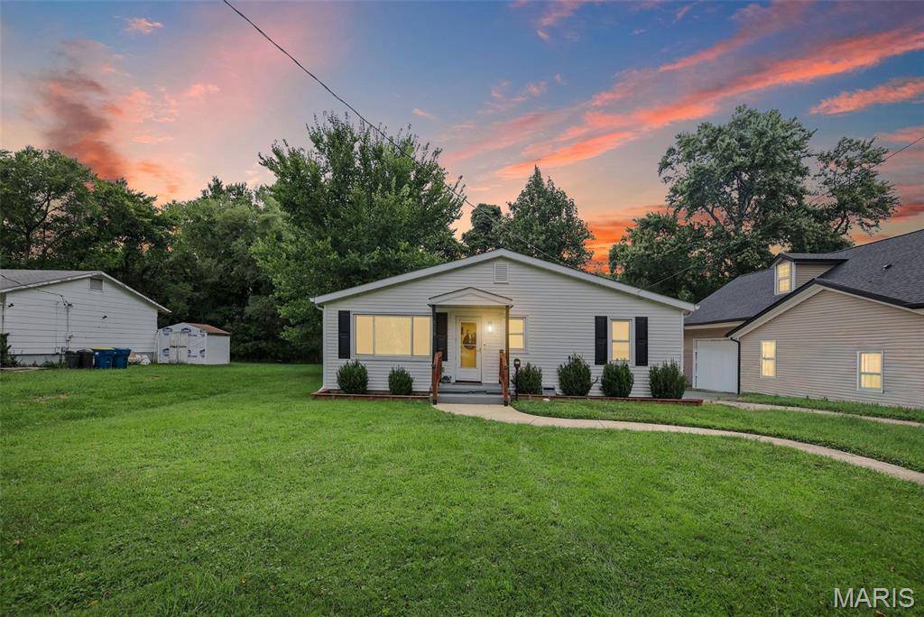 619 Thomas ST, Edwardsville, IL 62025
