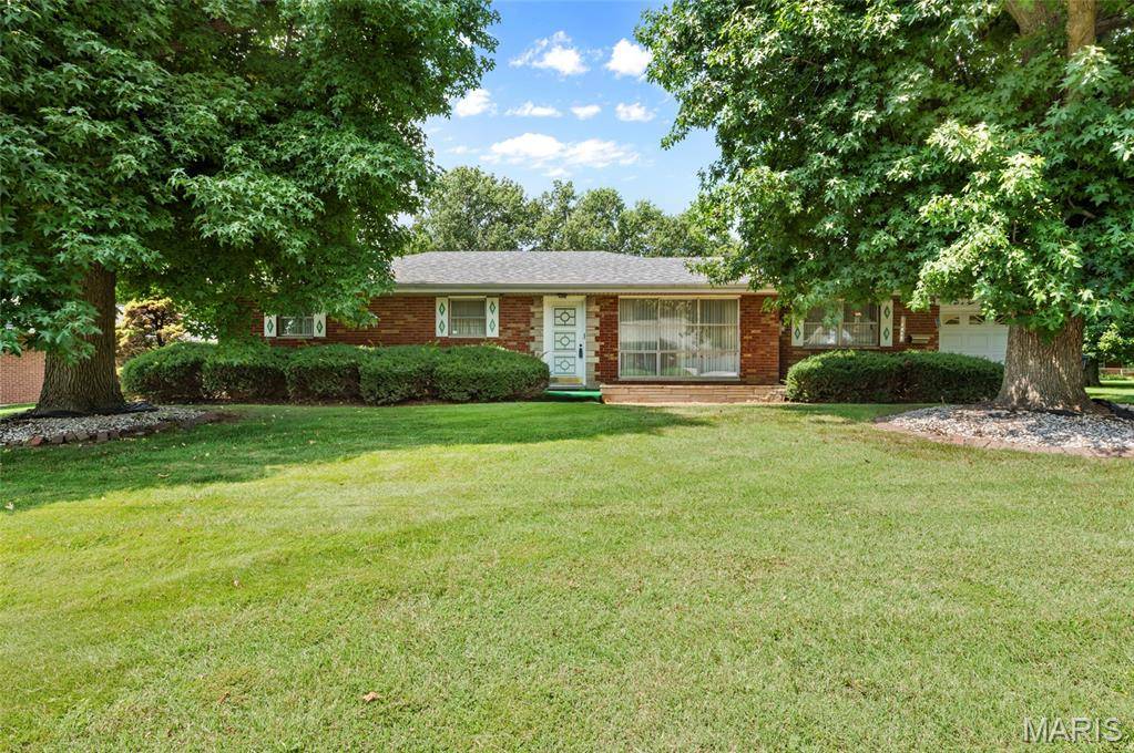 103 Irene DR, Collinsville, IL 62234