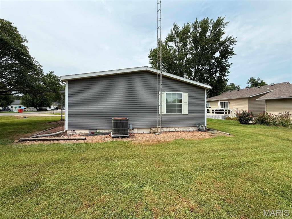 1829 W Main ST, Vandalia, IL 62471