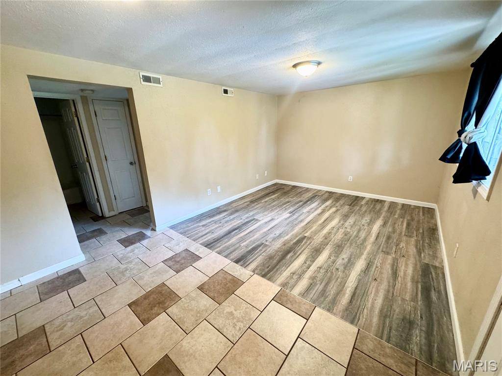 201 N Market ST #6, New Athens, IL 62264