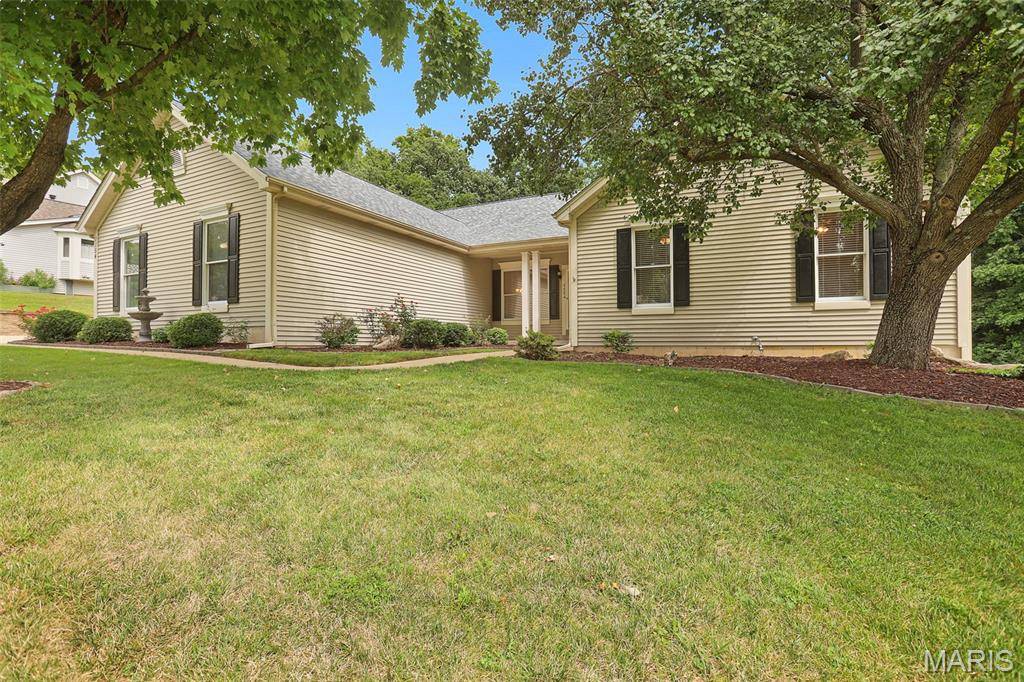 1154 S Charlemagne DR, Lake St Louis, MO 63367