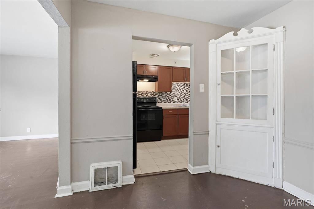 10154 Coburg Lands DR, St Louis, MO 63137