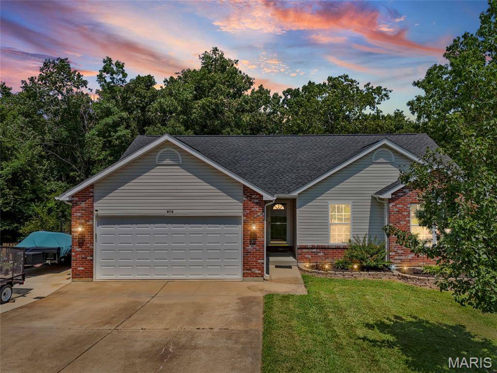 809 N Orchard DR, Hillsboro, MO 63050
