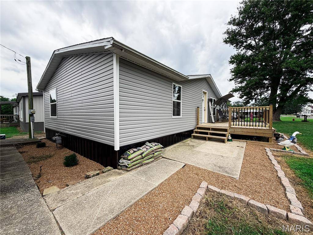 307 Oak ST, Odin, IL 62870