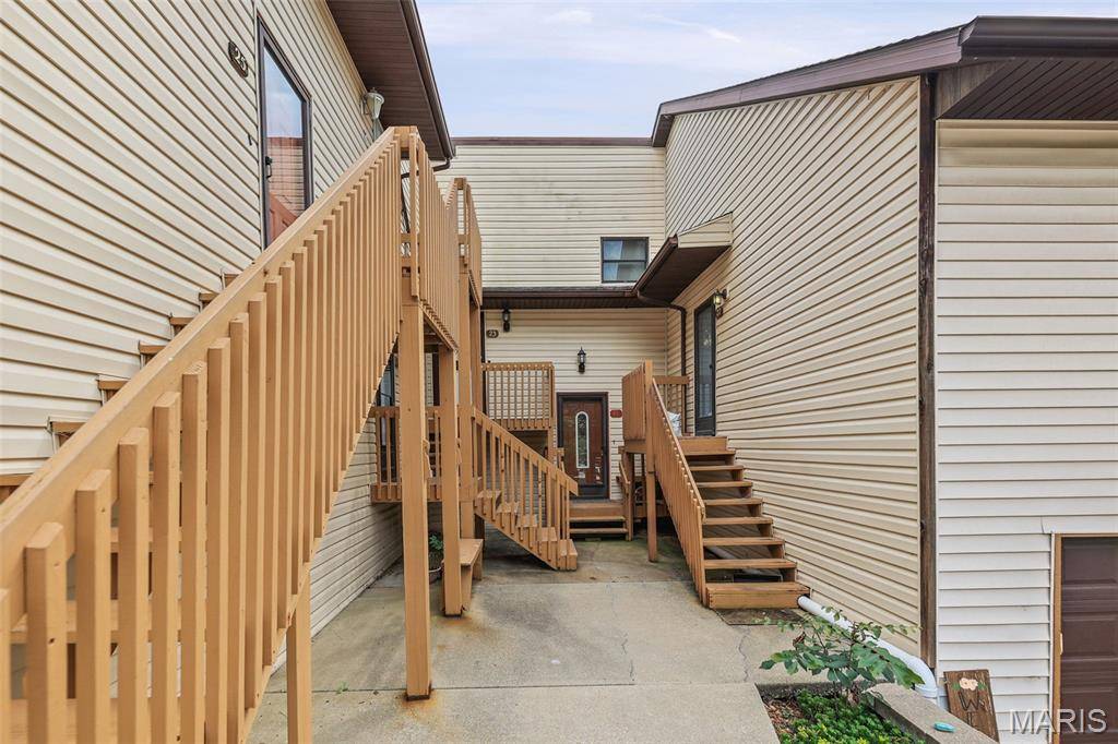 21 Parkridge, Belleville, IL 62226
