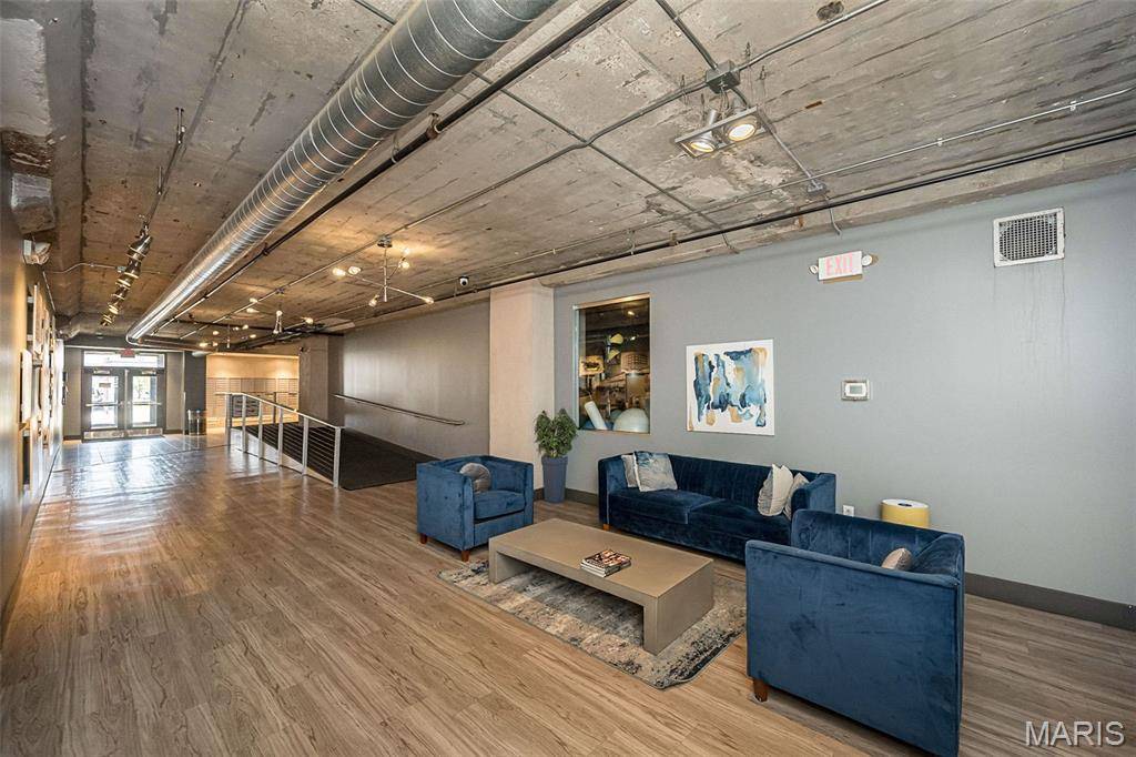 4100 Forest Park AVE #305, St Louis, MO 63108