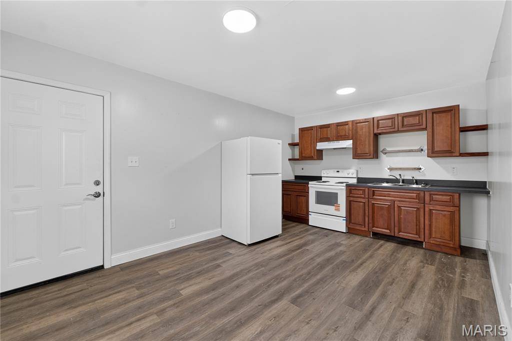 8404 Halls Ferry RD, St Louis, MO 63147