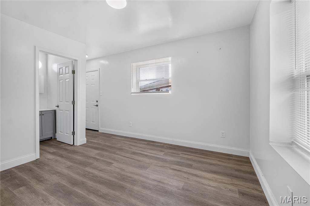 8404 Halls Ferry RD, St Louis, MO 63147