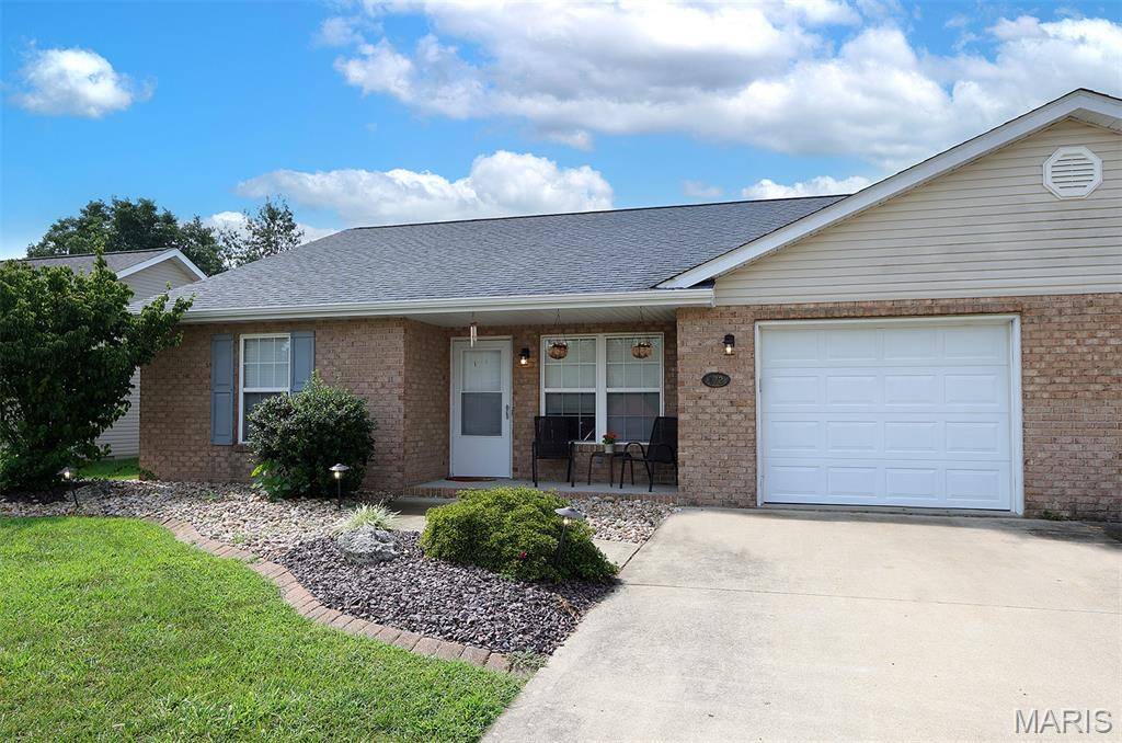 672 W 1ST ST W, Aviston, IL 62216