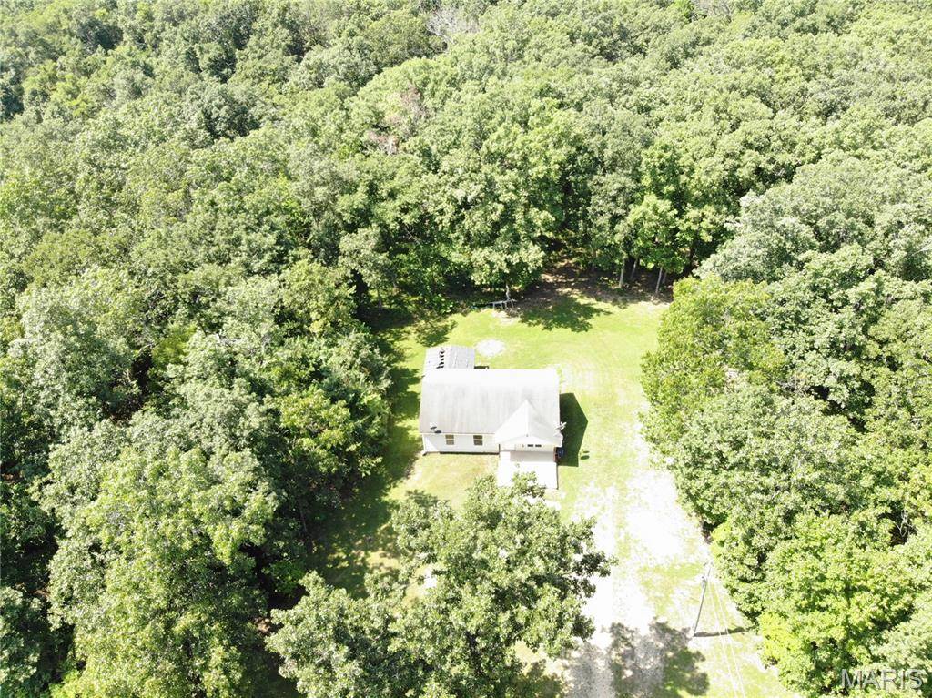 464 Red Fox DR, Bourbon, MO 65441