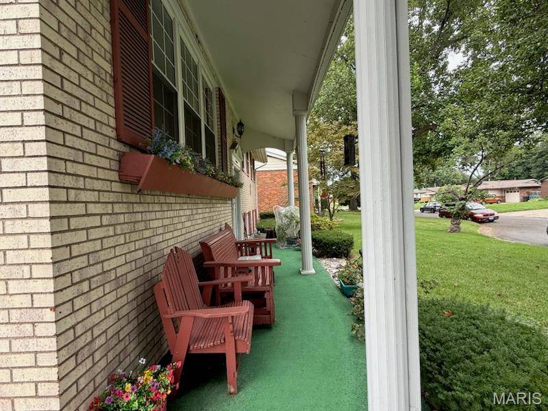 14 Mercer DR, Granite City, IL 62040