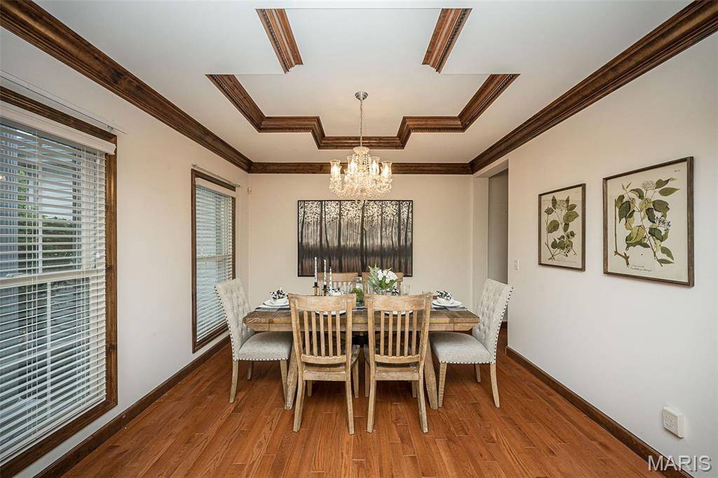 909 Oxford Trail DR, St Peters, MO 63376