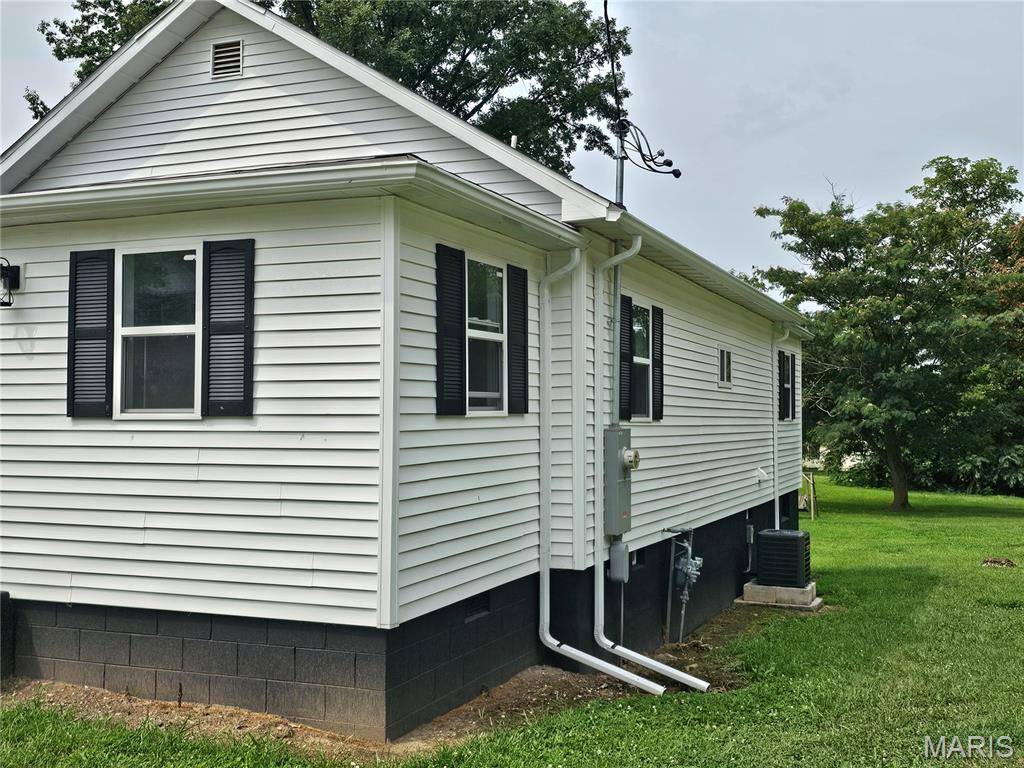 658 Eccles ST, Hillsboro, IL 62049
