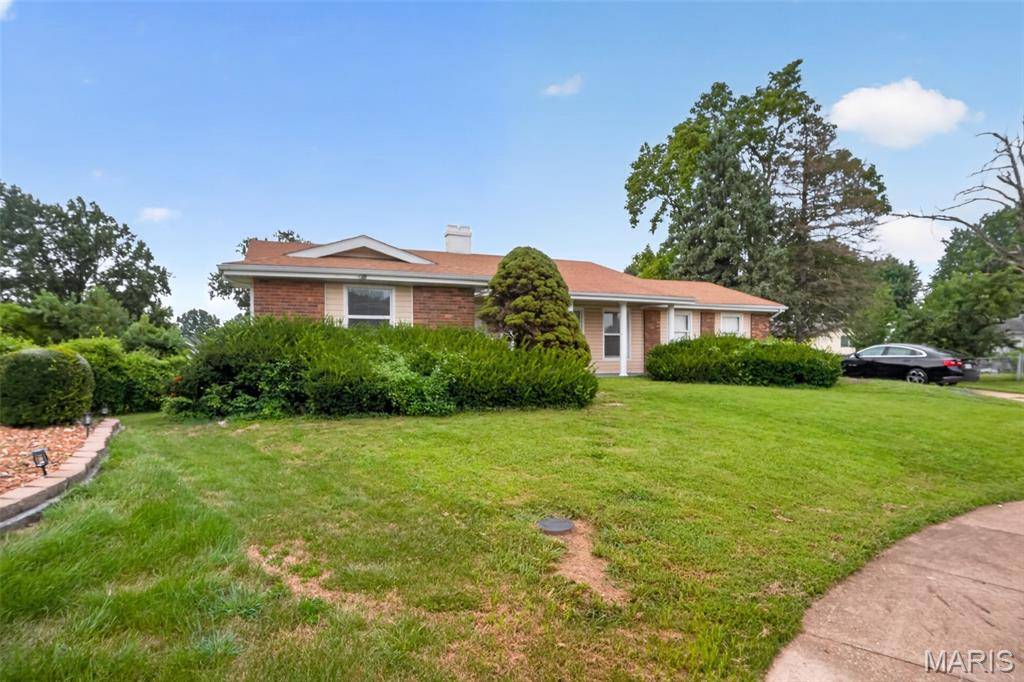5998 Sir Edward CT, Florissant, MO 63033