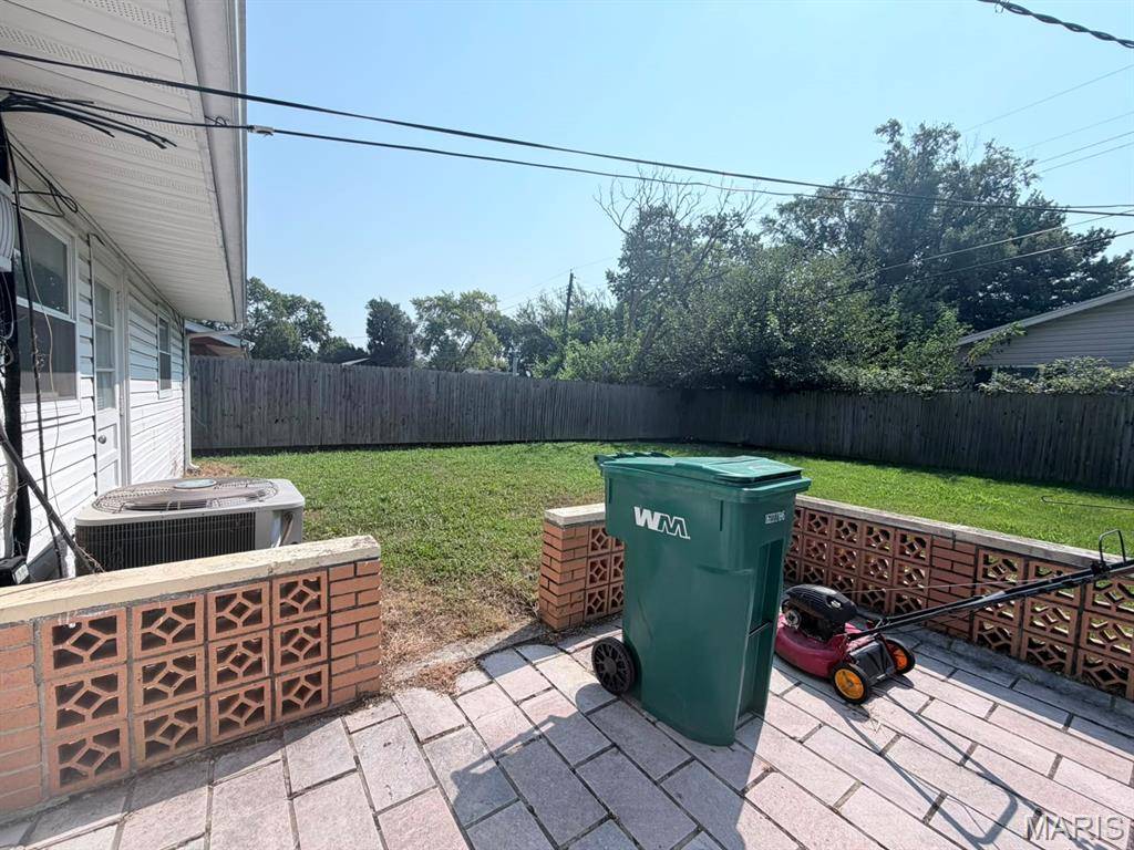214 Donald ST, Cahokia, IL 62206