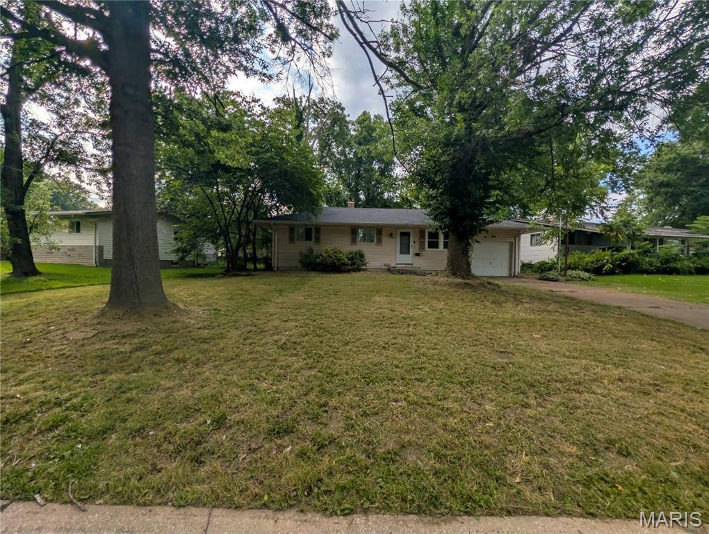 10309 Durness DR, St Louis, MO 63137
