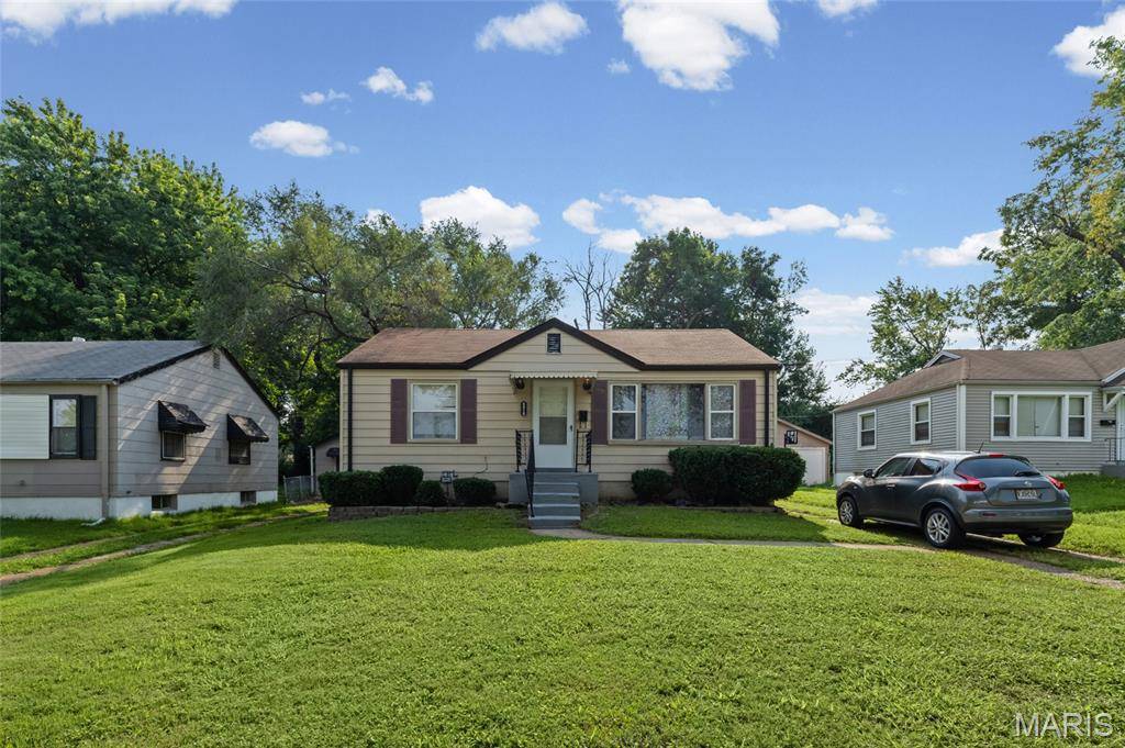 6010 Eaton DR, Berkeley, MO 63134