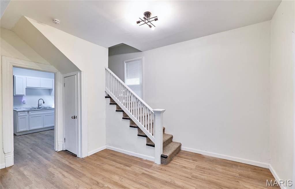 6625 Bartmer AVE, University City, MO 63130