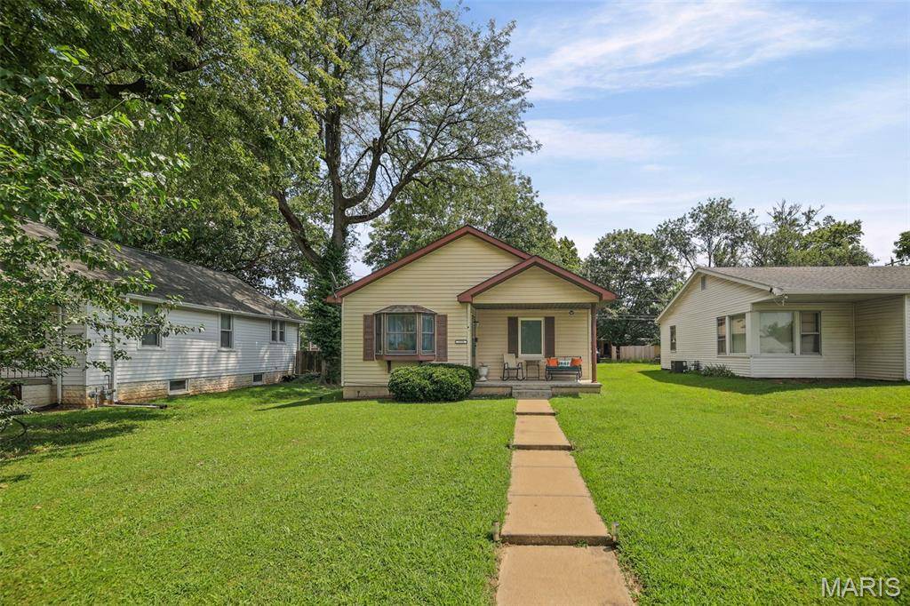 1326 Orchard ST, Belleville, IL 62221