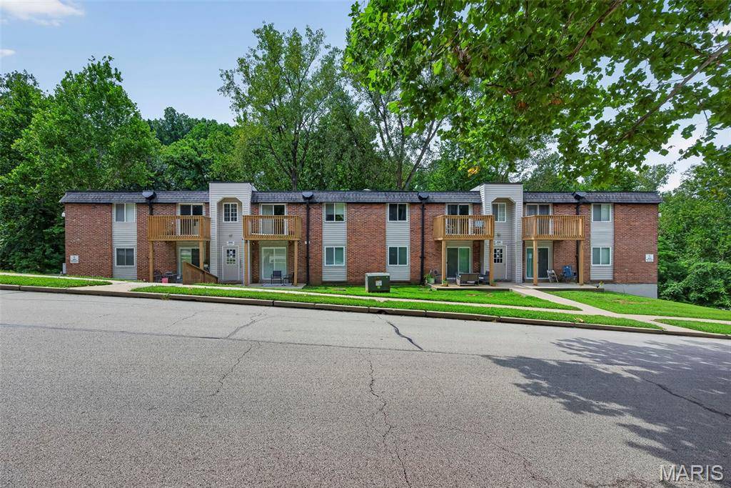 2812 Blackforest DR #C, St Louis, MO 63129