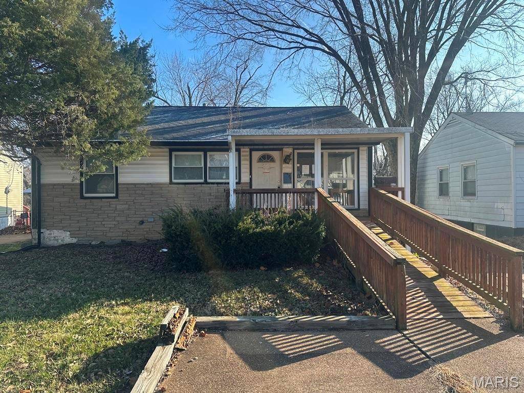 10370 Renfrew DR, St Louis, MO 63137
