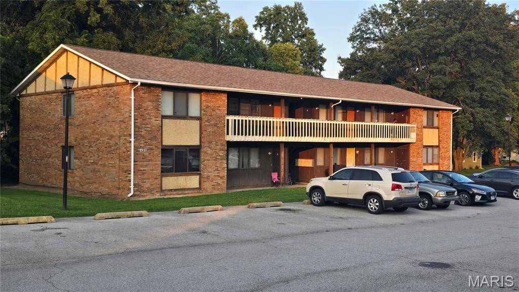 1911 E D ST #6, Belleville, IL 62221