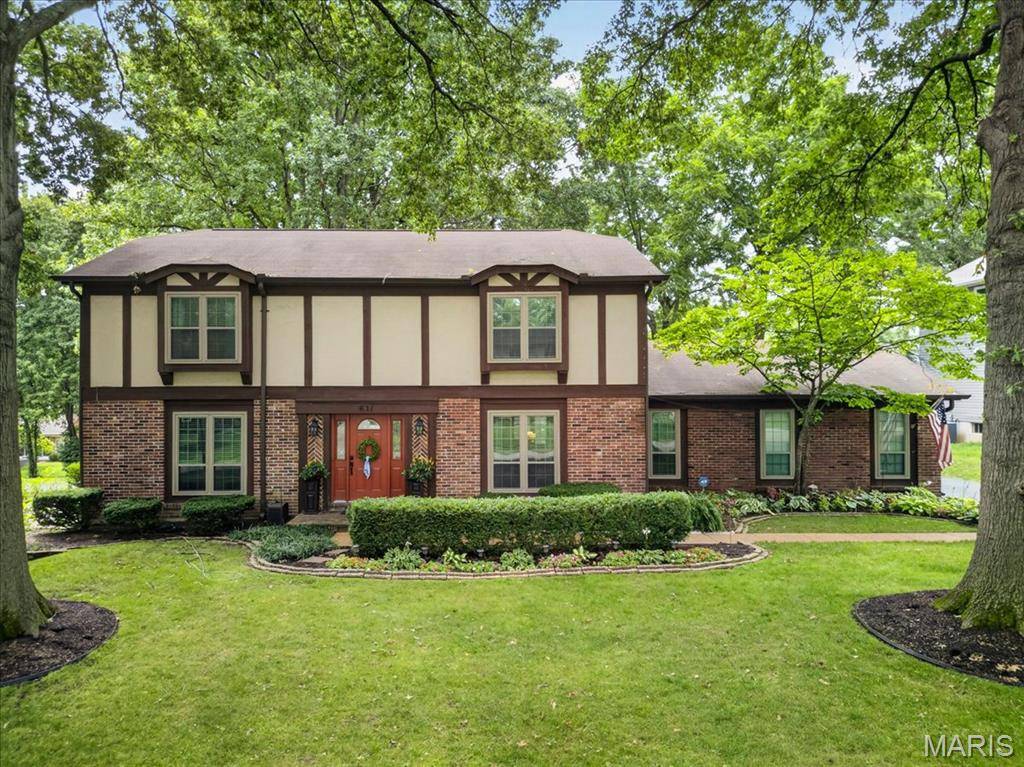631 Golfview DR, Ballwin, MO 63011