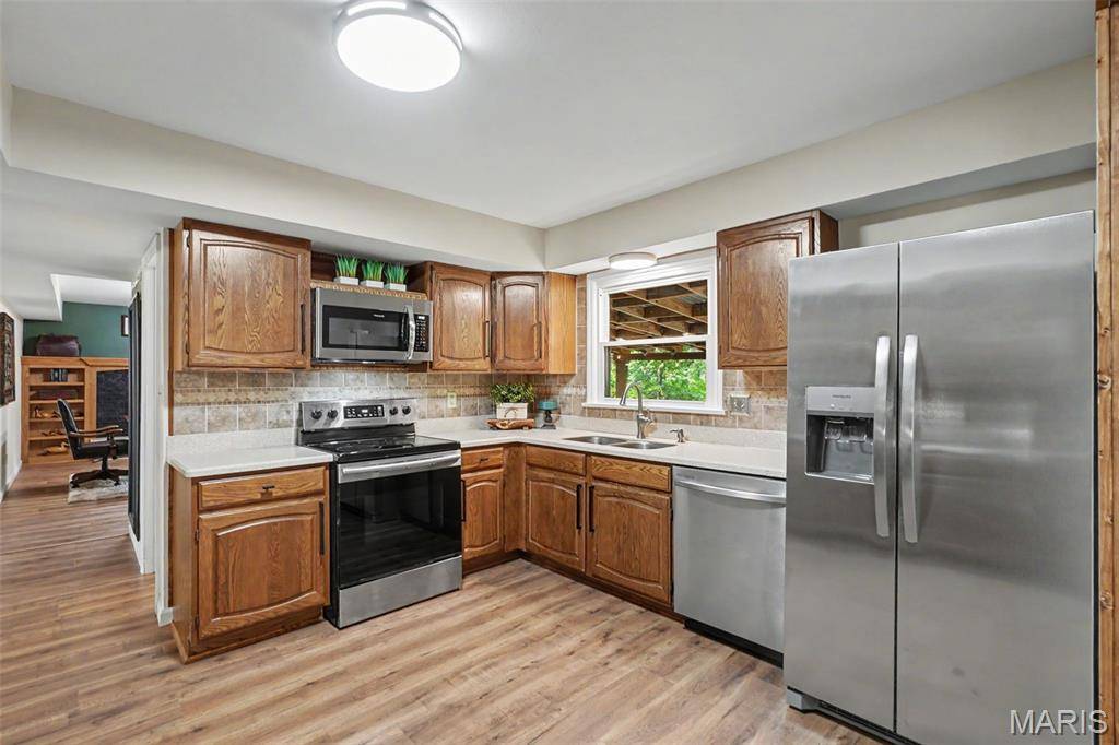 34 Oakwood LN, Warrenton, MO 63383