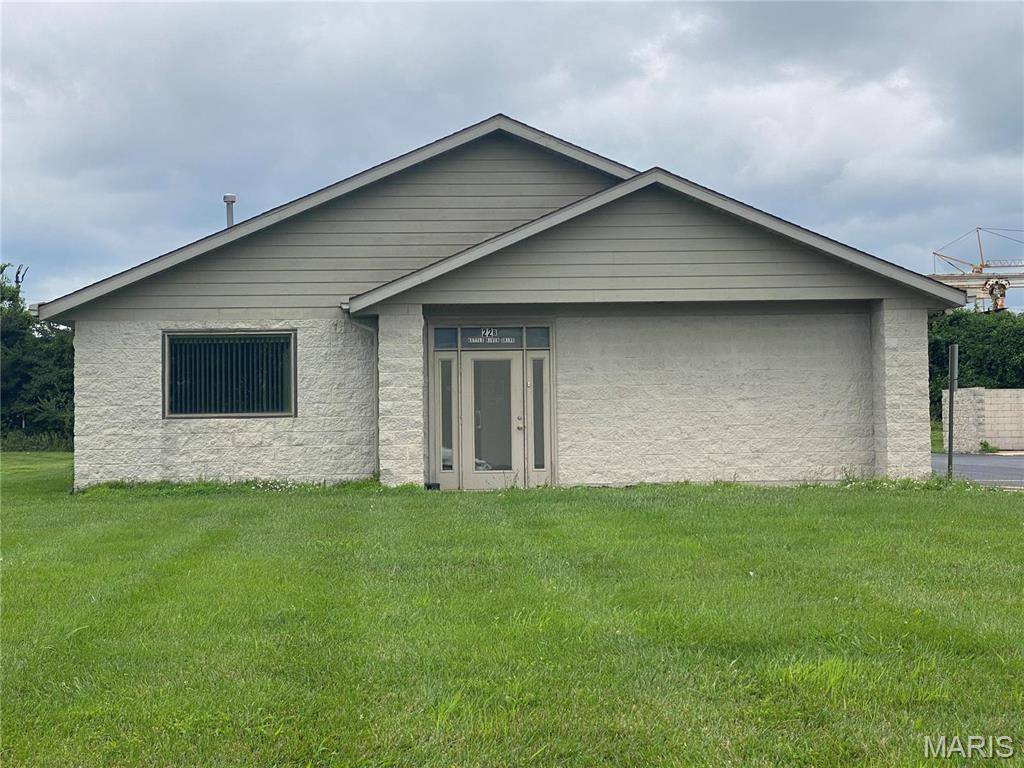 22 Kettle River DR #B, Glen Carbon, IL 62034