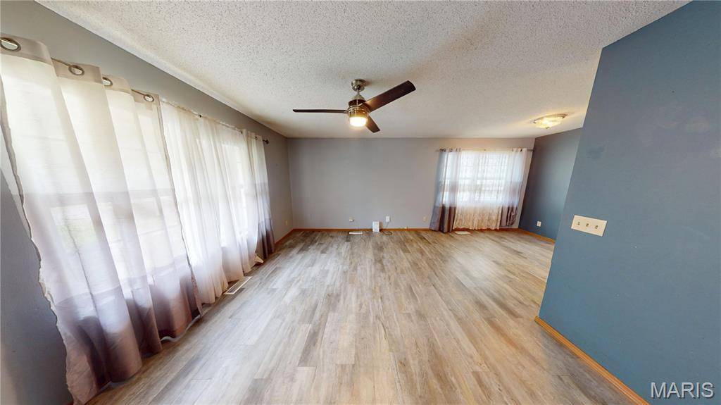 705 E Main ST, Greenville, IL 62246