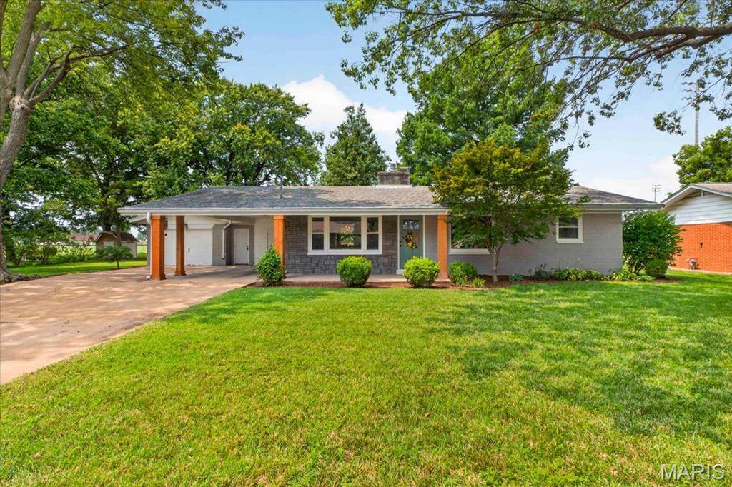 411 Washington DR, Waterloo, IL 62298
