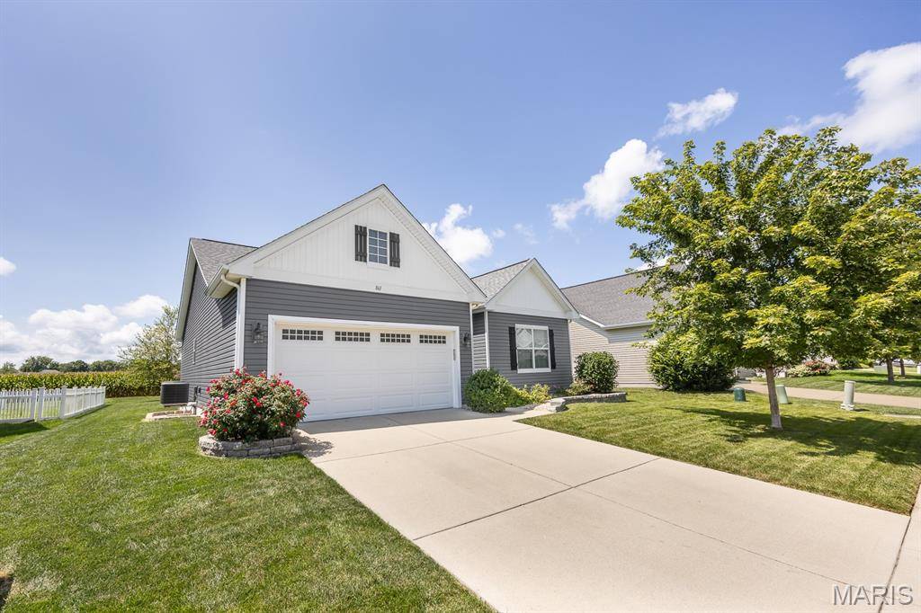 861 Bluff Ridge LN, Shiloh, IL 62221