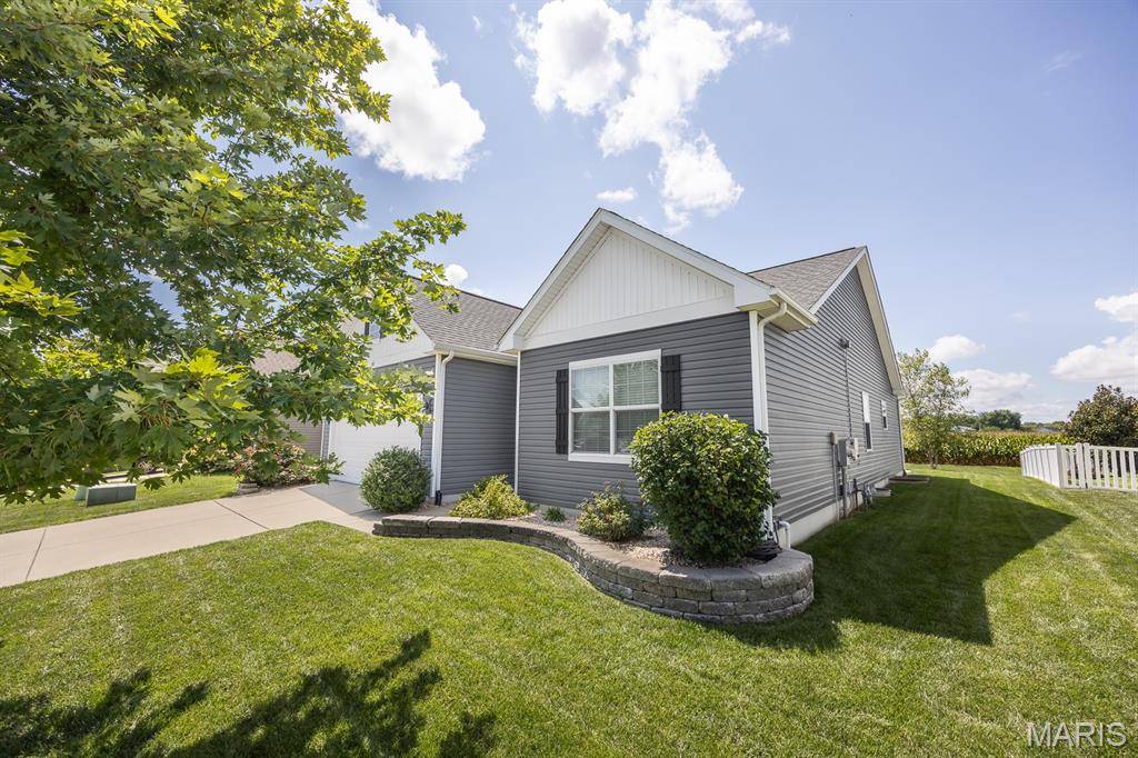 861 Bluff Ridge LN, Shiloh, IL 62221