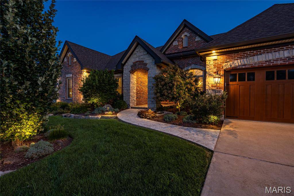 428 Fort Saratoga, St Charles, MO 63303