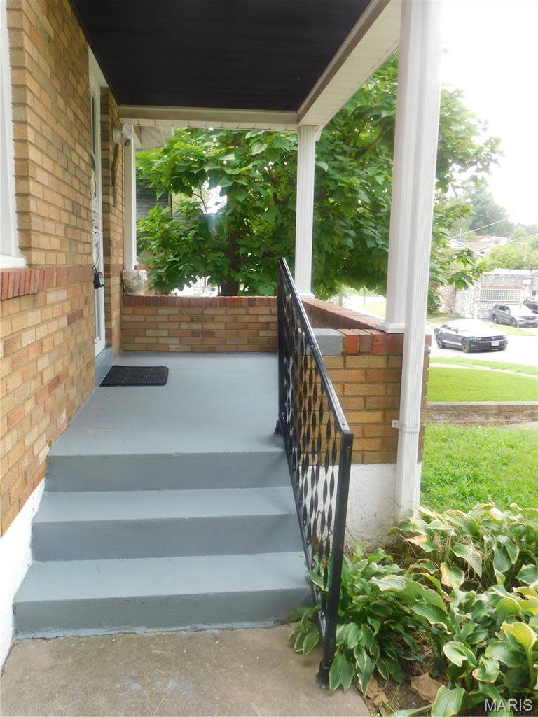 2904 Maywood AVE, St Louis, MO 63121