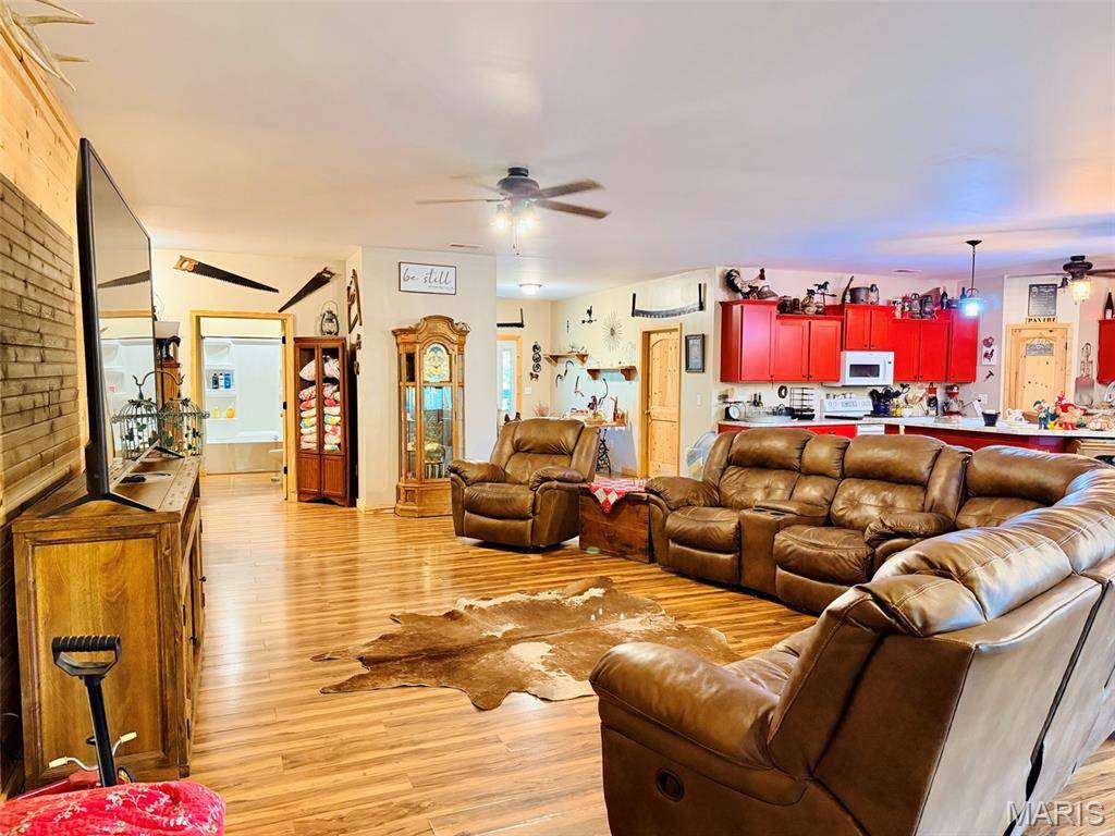 120 Rover LN, Poplar Bluff, MO 63901