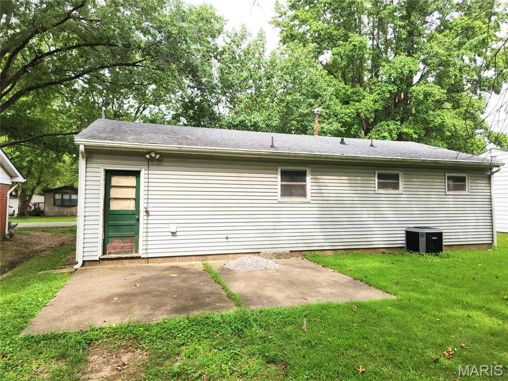 1608 Duncan AVE, Swansea, IL 62226