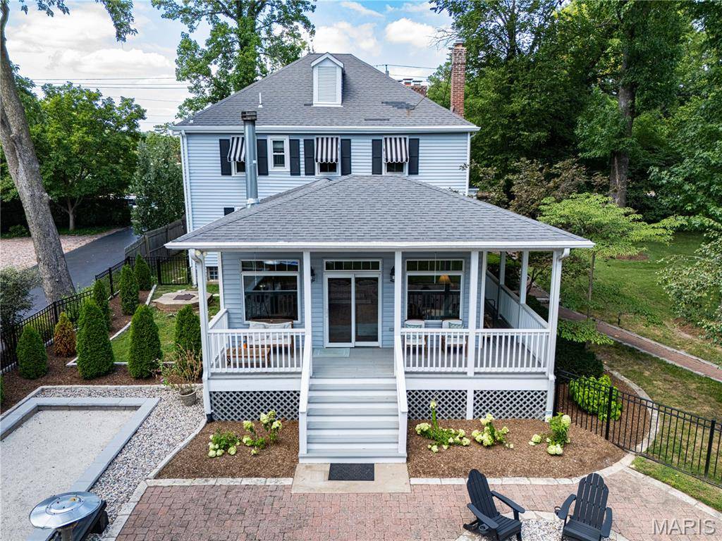 9242 Clayton RD, Ladue, MO 63124