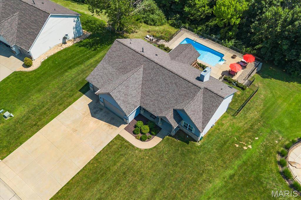 804 Autumn Rise LN, Columbia, IL 62236