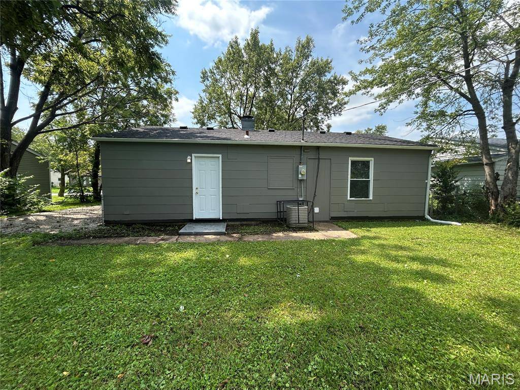607 Saint Monica DR, Cahokia, IL 62206