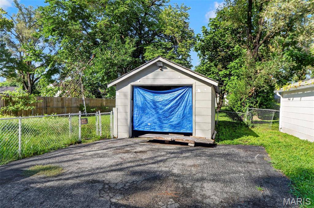273 S Barat AVE, Ferguson, MO 63135