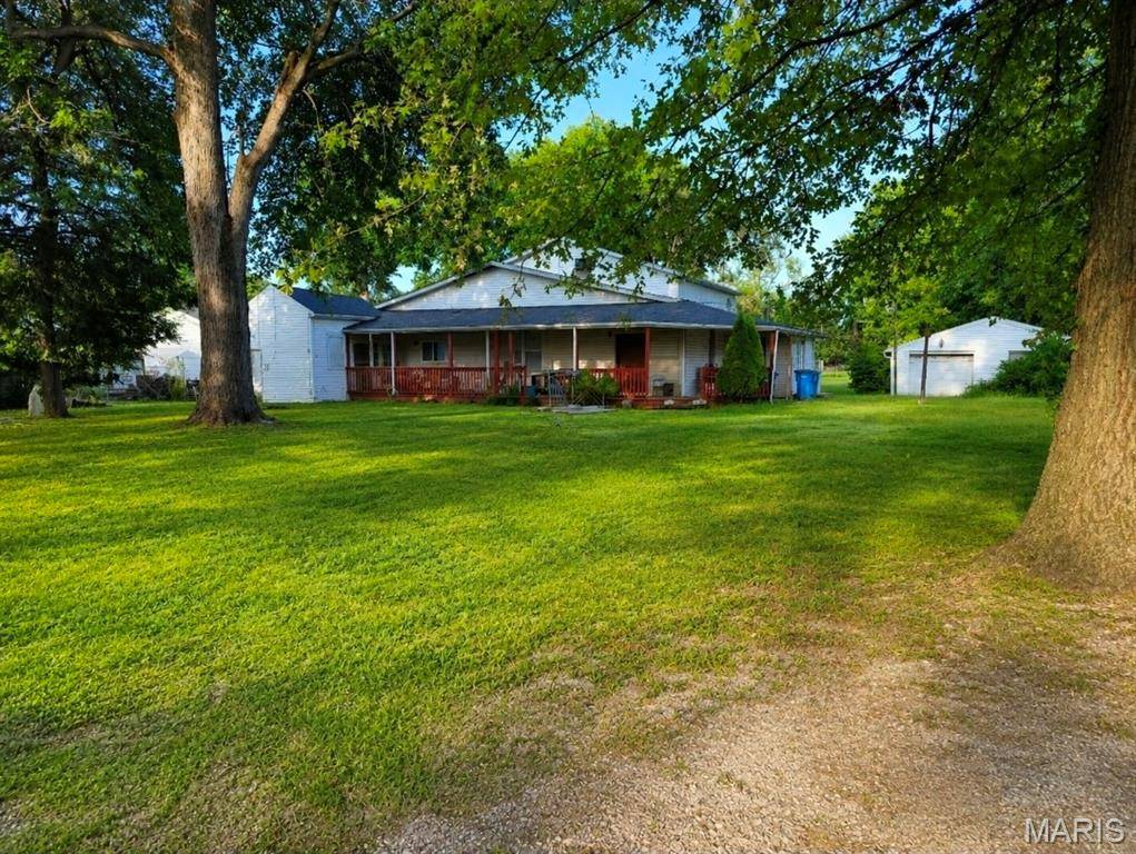 3848 B ST, Granite City, IL 62040