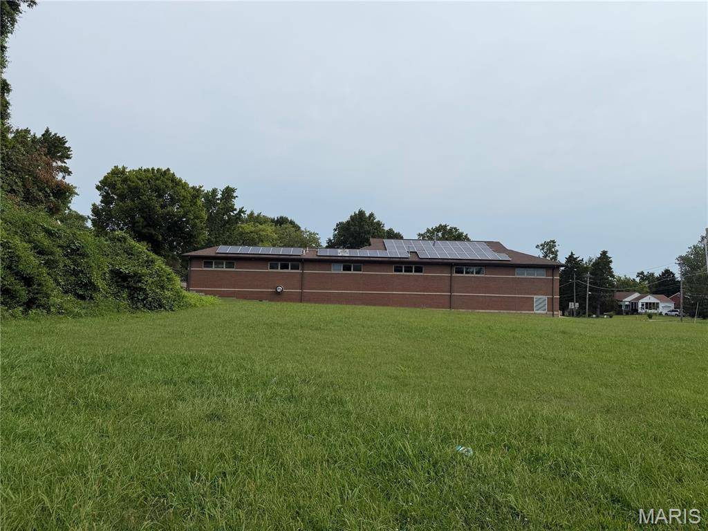 1011 Jennings Station RD, St Louis, MO 63137