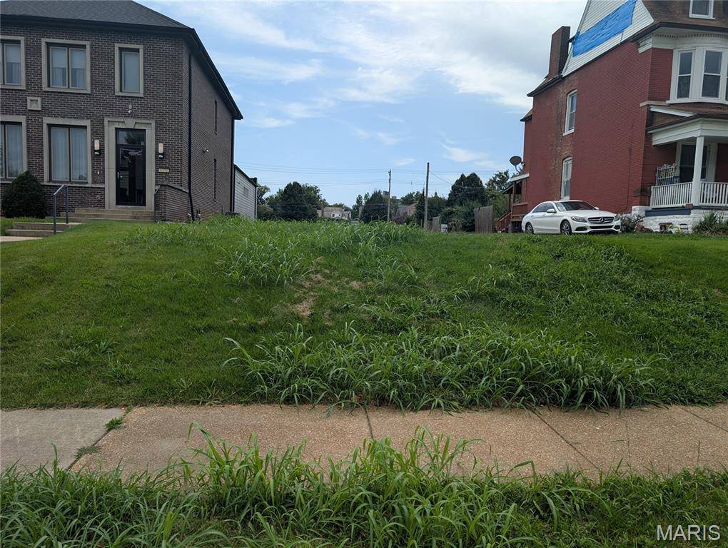 4320 Washington BLVD, St Louis, MO 63108