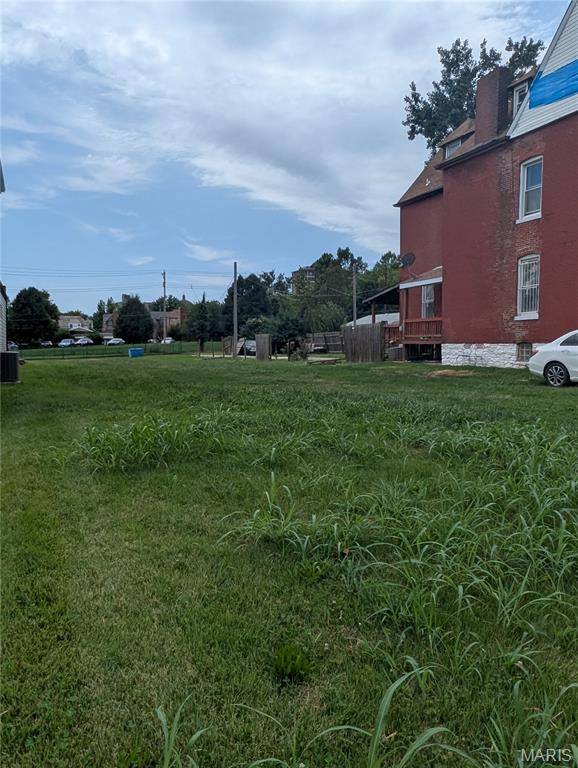 4320 Washington BLVD, St Louis, MO 63108
